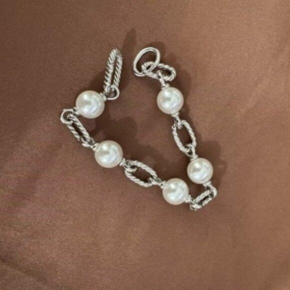 David Yurman Luminous Pearl Wristlet - Picture 5 of 8